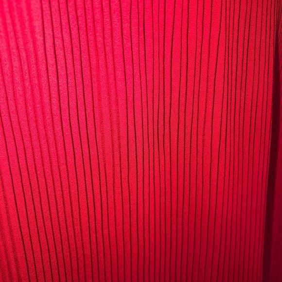 NWT Alex Marie size Medium red accordion style blouse 3/4 sleeve lace at hem - Picture 7 of 7